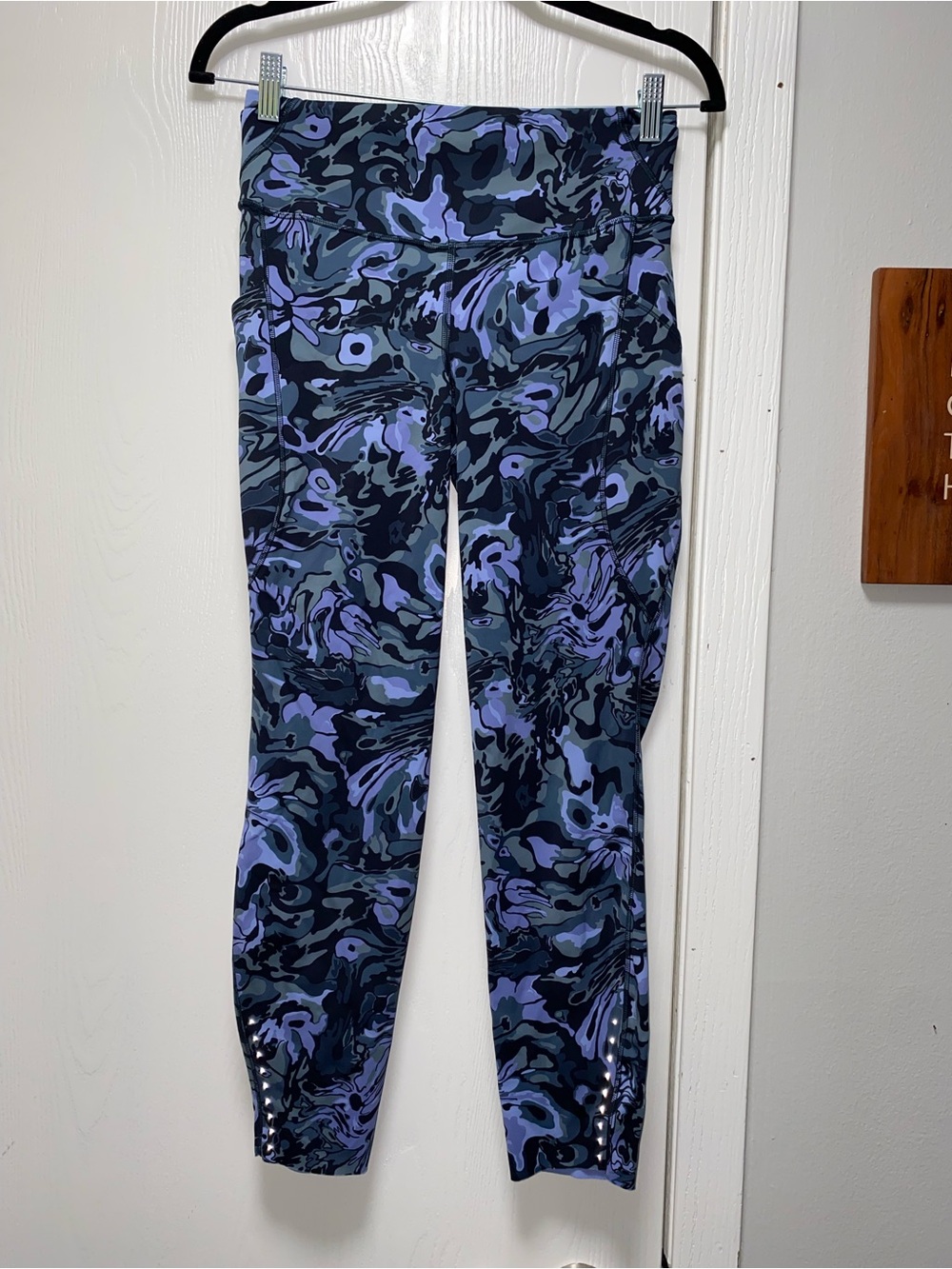 Lululemon Fast and Free Floral Camouflage Tight Leggings Size 8 Blue